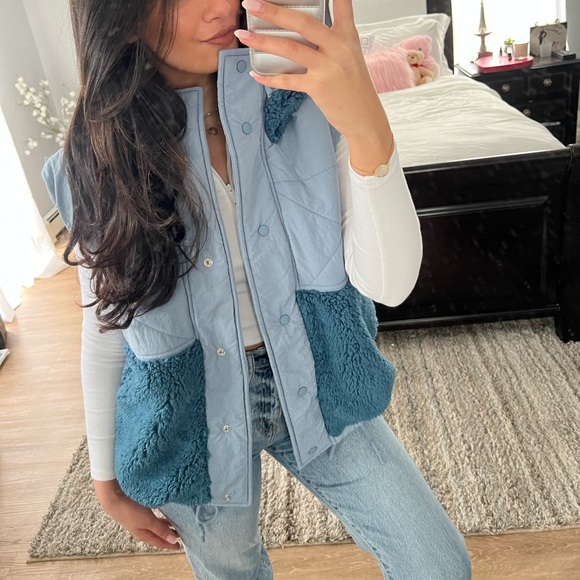 Free people  movement adventure awaits fleece vest - Picture 1 of 3